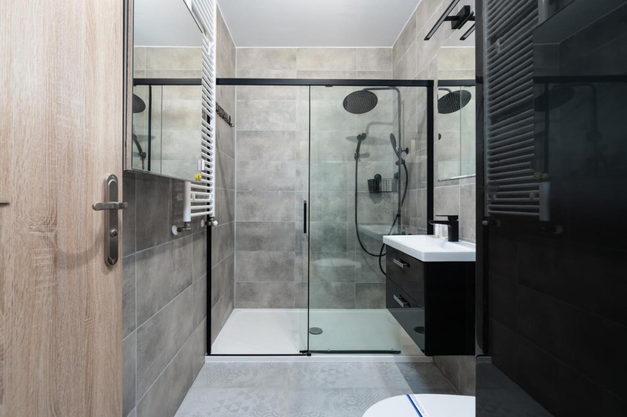 Modern Apartment With Balcony & Free Garage Poznan By Noclegi Renters Exteriér fotografie